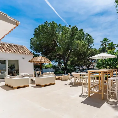 Villa Estelle - Beachside