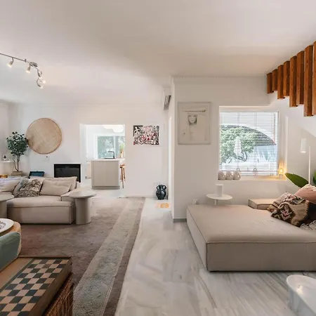 Estelle - Beachside Villa Marbella