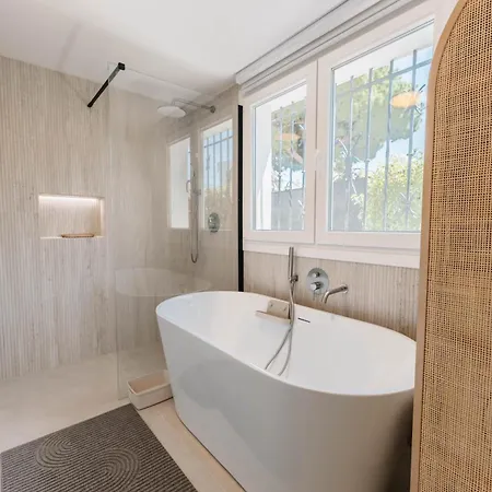 Estelle - Beachside Villa