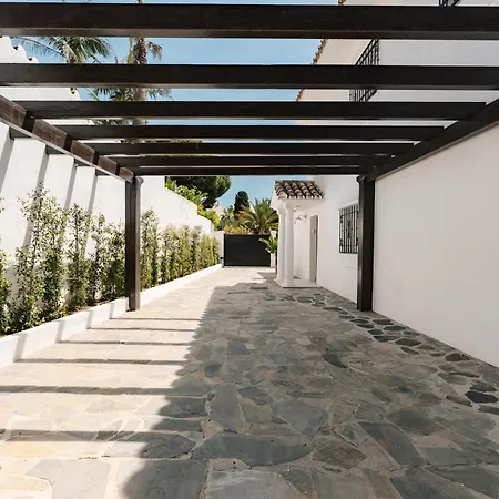 Estelle - Beachside Villa *